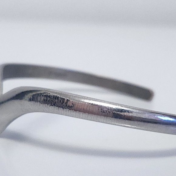 Vintage Silver Avon Chevron Bracelet - Picture 13 of 15